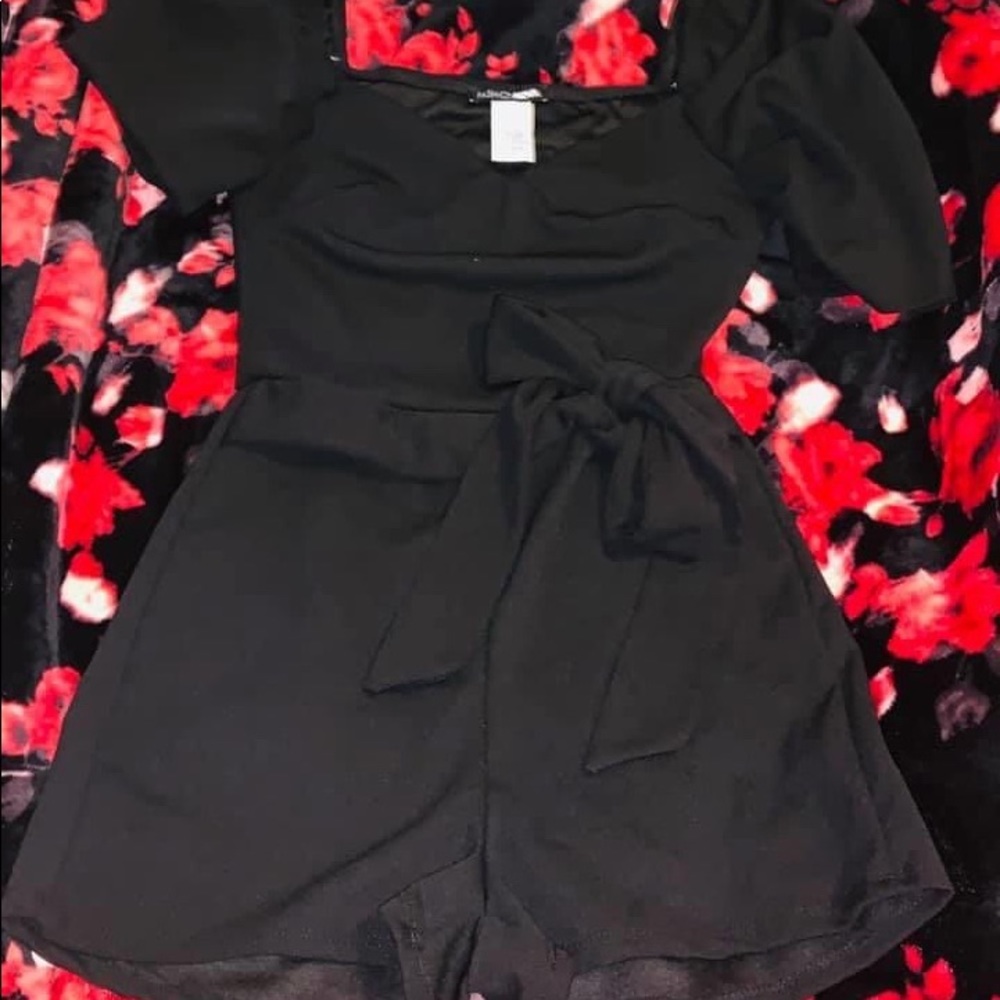 Black Fashion Nova Romper 🖤